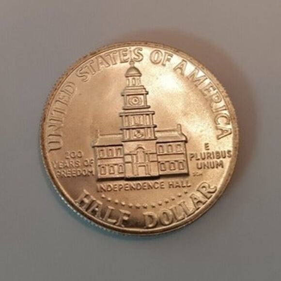 40% Silver Kennedy Bicentennial 1/2 dollar.  Brilliant and Uncirculated - Picture 2 of 2